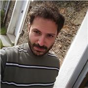 Insegnante di italiano impartisce lezioni di italiano, storia e filosofia